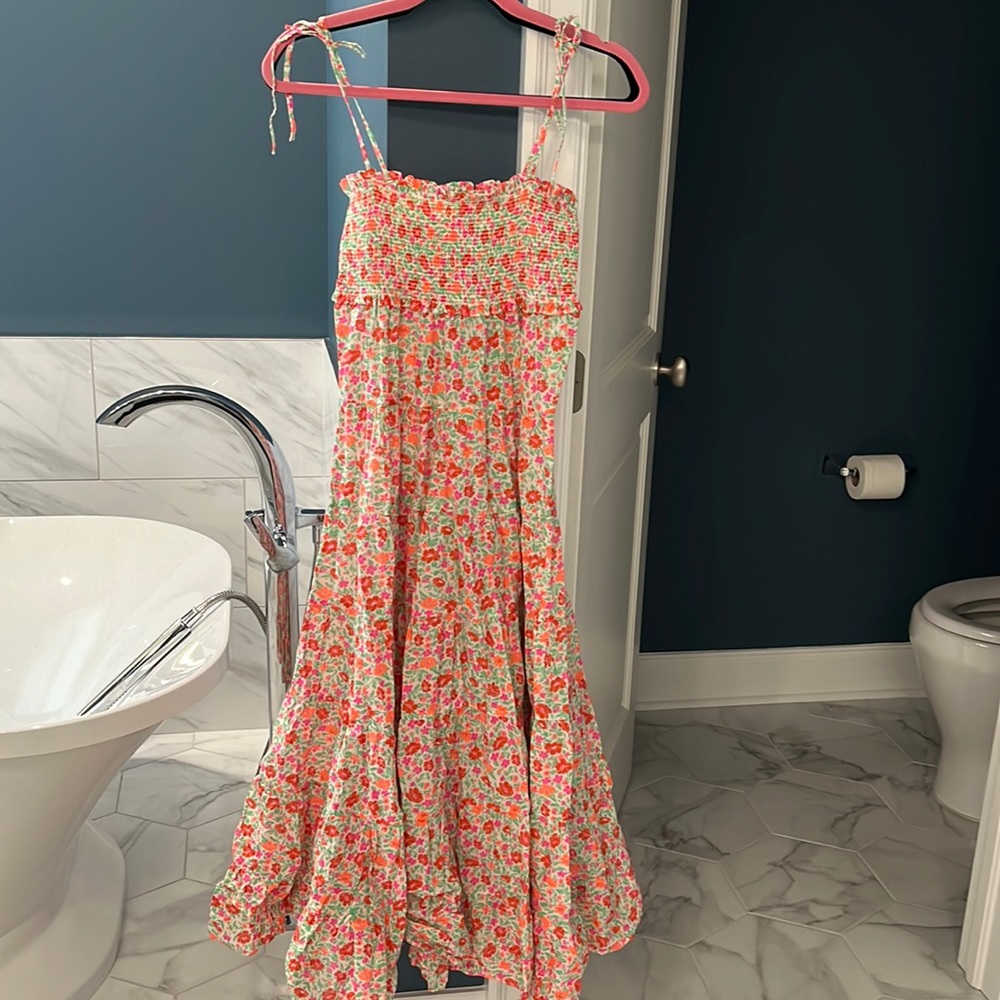 Super cute bright floral maxi dress from J Crew. Size XS
